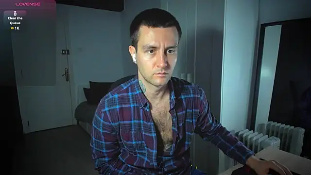 Snapshot of HonestAndrew chatting on 02-18-25, 05:42 HonestAndrew online show from 02-18-25, 05:42