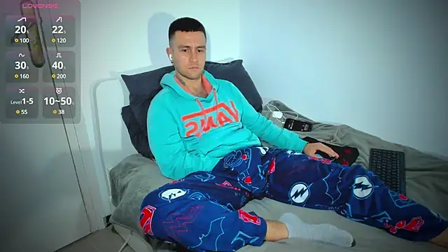 Snapshot of HonestAndrew chatting on 02-26-25, 07:27 HonestAndrew online show from 02-26-25, 07:27