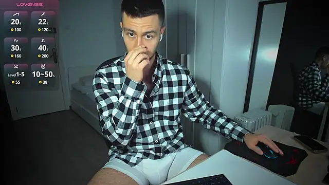 Snapshot of HonestAndrew chatting on 03-03-25, 03:31 HonestAndrew online show from 03-03-25, 03:31