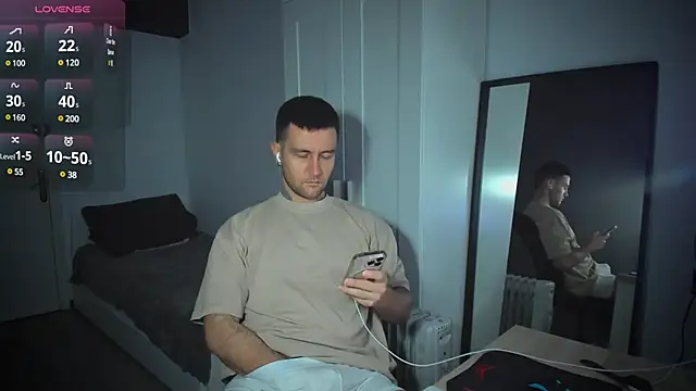 Snapshot of HonestAndrew chatting on 03-11-25, 06:43 HonestAndrew online show from 03-11-25, 06:43