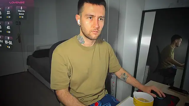 Snapshot of HonestAndrew chatting on 03-15-25, 06:36 HonestAndrew online show from 03-15-25, 06:36