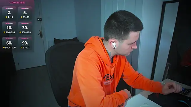 Snapshot of HonestAndrew chatting on 03-16-25, 03:28 HonestAndrew online show from 03-16-25, 03:28