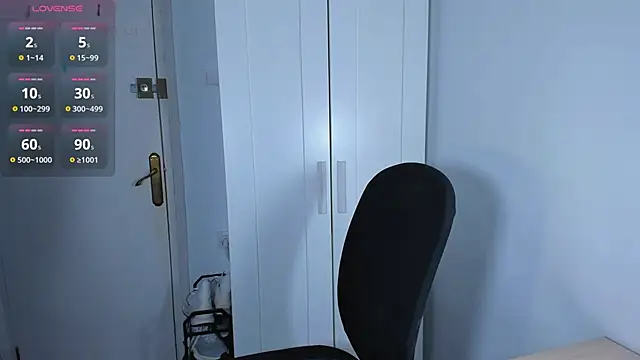 Snapshot of HonestAndrew chatting on 10-20-25, 07:42 HonestAndrew online show from 10-20-25, 07:42