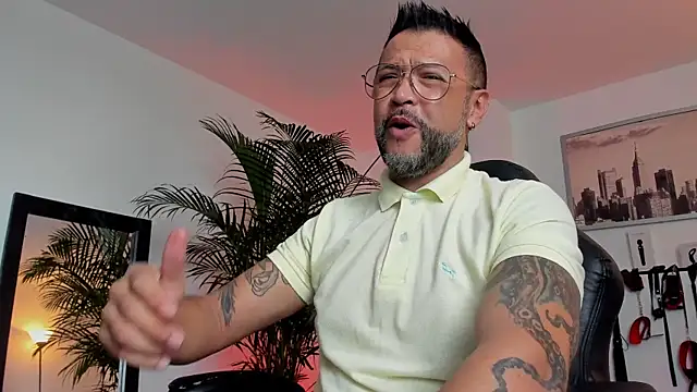 MrFrank tattoo online show from 12-09-24, 06:35