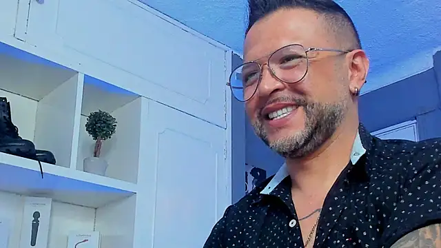 MrFrank tattoo online show from 03-05-25, 06:56