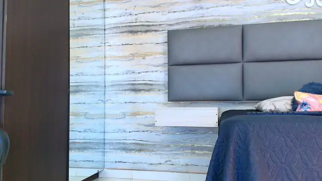 Snapshot of oliver__brown chatting on 01-17-26, 11:52 oliver brown online show from 01-17-26, 11:52