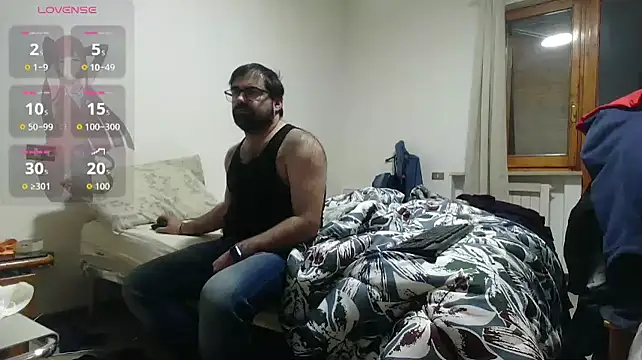 Snapshot of Attila985 chatting on 04-07-26, 11:37 Attila985 online show from 04-07-26, 11:37