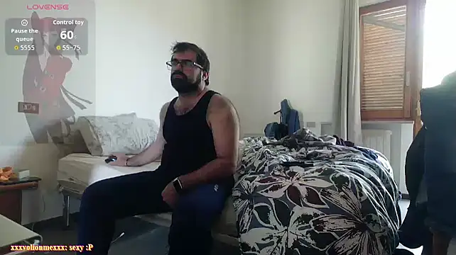 Snapshot of Attila985 chatting on 04-09-26, 12:32 Attila985 online show from 04-09-26, 12:32