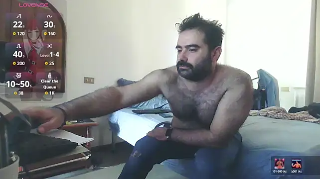 Snapshot of Attila985 chatting on 06-25-26, 03:38 Attila985 online show from 06-25-26, 03:38
