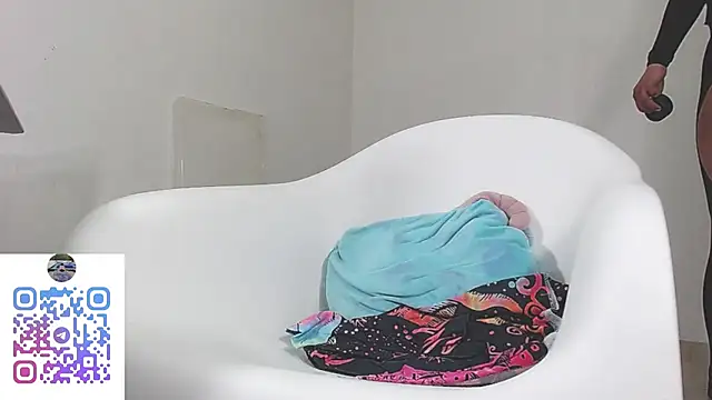 Snapshot of Upskirt_Squirt96 chatting on 09-11-25, 01:11 Upskirt Squirt96 online show from 09-11-25, 01:11