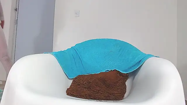 Snapshot of Upskirt_Squirt96 chatting on 10-14-25, 01:56 Upskirt Squirt96 online show from 10-14-25, 01:56