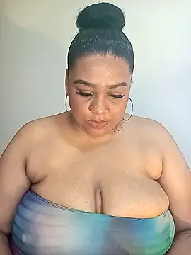 Snapshot of BiancaFollerach chatting on 10-17-25, 12:08 BiancaFollerach online show from 10-17-25, 12:08