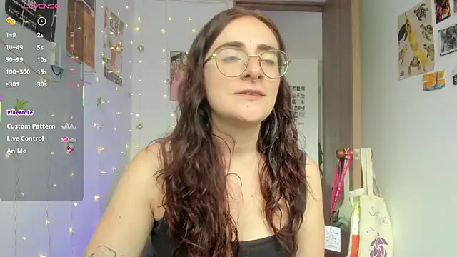 linda giggle online show from 11-28-25, 01:03