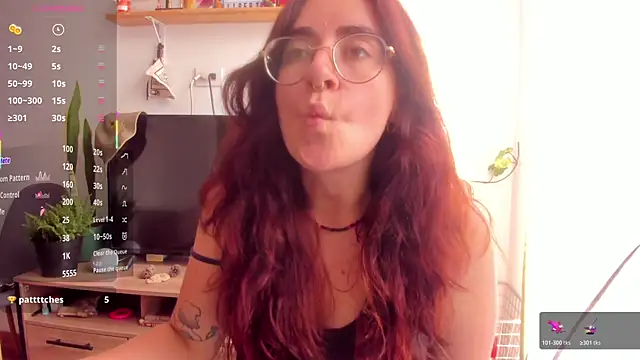 linda giggle online show from 12-17-25, 02:23