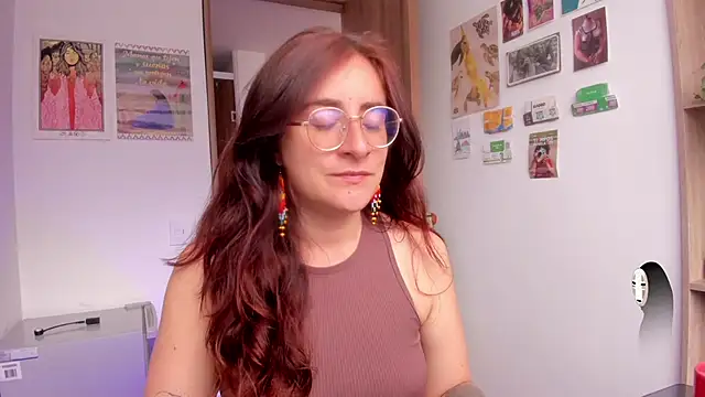 Snapshot of linda_giggle chatting on 06-02-26, 02:41 linda giggle online show from 06-02-26, 02:41