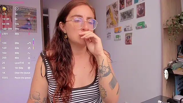 Snapshot of linda_giggle chatting on 06-10-26, 03:11 linda giggle online show from 06-10-26, 03:11