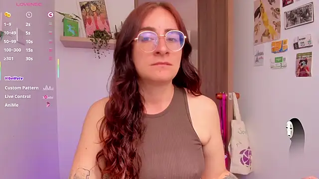 Snapshot of linda_giggle chatting on 06-18-26, 02:43 linda giggle online show from 06-18-26, 02:43