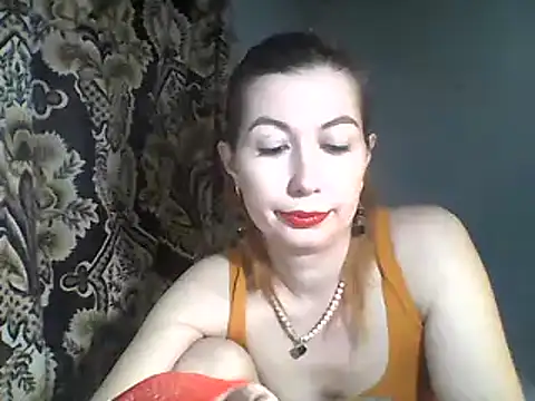 Snapshot of Olesja chatting on 03-11-25, 06:30 Olesja online show from 03-11-25, 06:30