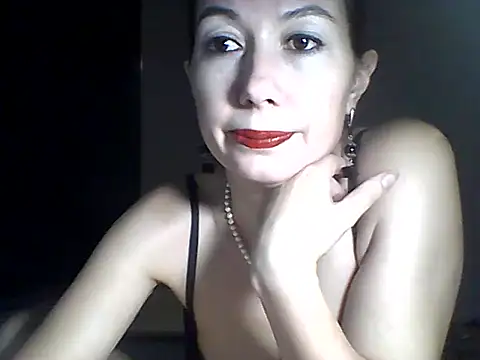 Snapshot of Olesja chatting on 12-20-25, 07:54 Olesja online show from 12-20-25, 07:54