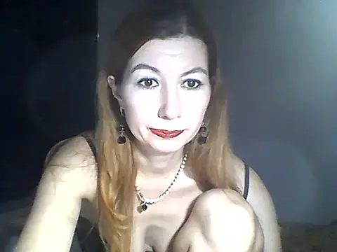 Snapshot of Olesja chatting on 12-21-25, 07:43 Olesja online show from 12-21-25, 07:43