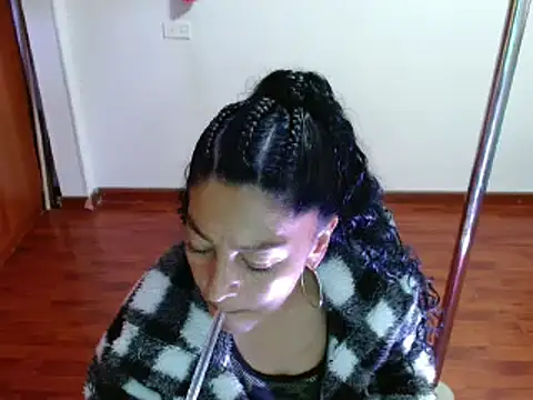 Snapshot of Anitta_muscle chatting on 03-13-25, 07:06 Anitta muscle online show from 03-13-25, 07:06