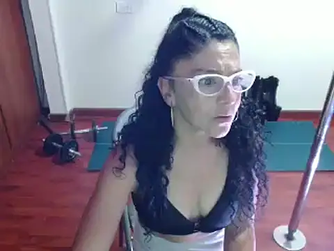 Snapshot of Anitta_muscle chatting on 03-18-25, 10:26 Anitta muscle online show from 03-18-25, 10:26
