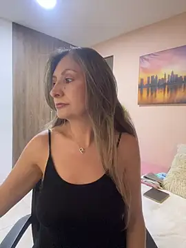 Snapshot of antonnella_2 chatting on 01-13-26, 04:01 antonnella 2 online show from 01-13-26, 04:01