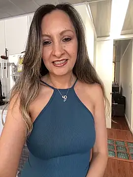 Snapshot of antonnella_2 chatting on 05-14-26, 04:58 antonnella 2 online show from 05-14-26, 04:58