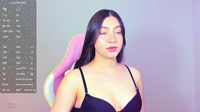 Snapshot of alice-love1 chatting on 12-06-24, 01:29 alice-love1 online show from 12-06-24, 01:29