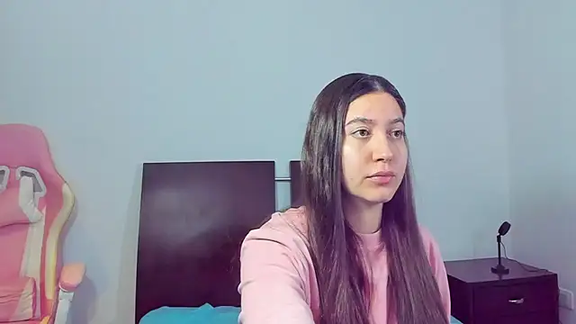 Snapshot of alice-love1 chatting on 03-16-25, 02:43 alice-love1 online show from 03-16-25, 02:43