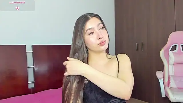 Snapshot of alice-love1 chatting on 09-21-25, 07:37 alice-love1 online show from 09-21-25, 07:37