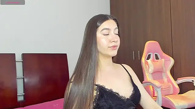 Snapshot of alice-love1 chatting on 09-27-25, 11:32 alice-love1 online show from 09-27-25, 11:32