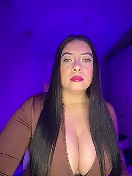 Snapshot of cami_ortiz__ chatting on 07-22-26, 05:32 cami ortiz online show from 07-22-26, 05:32