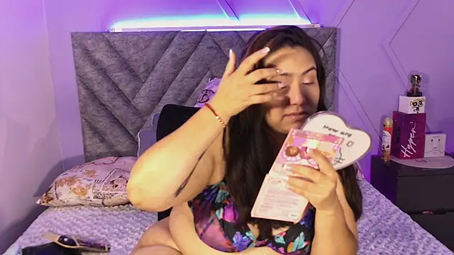 emmajohnss online show from 11-22-25, 04:00