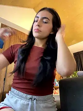 Snapshot of DaphneUwu chatting on 01-17-26, 01:21 DaphneUwu online show from 01-17-26, 01:21