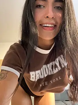 DaphneUwu online show from 04-05-26, 01:25