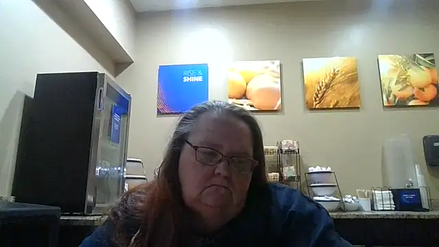 Snapshot of Hornybbw1978 chatting on 11-25-25, 08:47 Hornybbw1978 online show from 11-25-25, 08:47