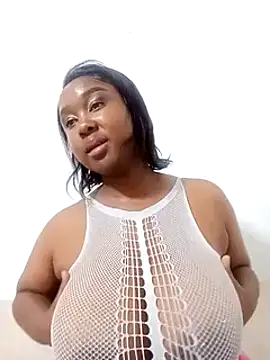 Snapshot of HotAFRICANBEAUTY chatting on 01-13-25, 03:23 HotAFRICANBEAUTY online show from 01-13-25, 03:23