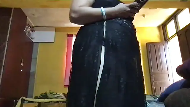 Snapshot of Riyasingh9 chatting on 04-23-26, 04:35 Riyasingh9 online show from 04-23-26, 04:35