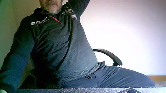 Snapshot of Greek_Passion chatting on 03-08-25, 05:11 Greek Passion online show from 03-08-25, 05:11