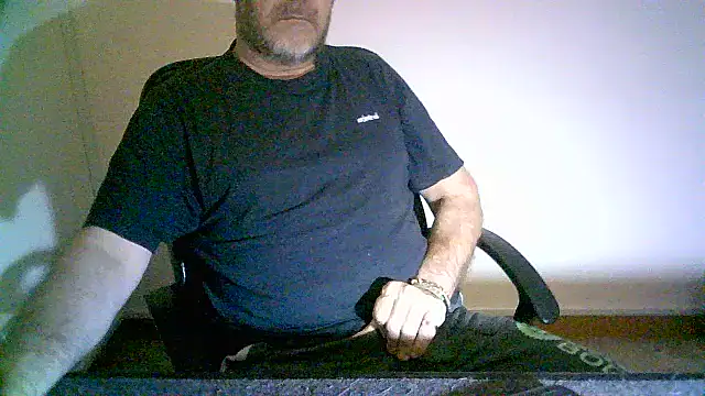 Snapshot of Greek_Passion chatting on 10-24-25, 07:10 Greek Passion online show from 10-24-25, 07:10