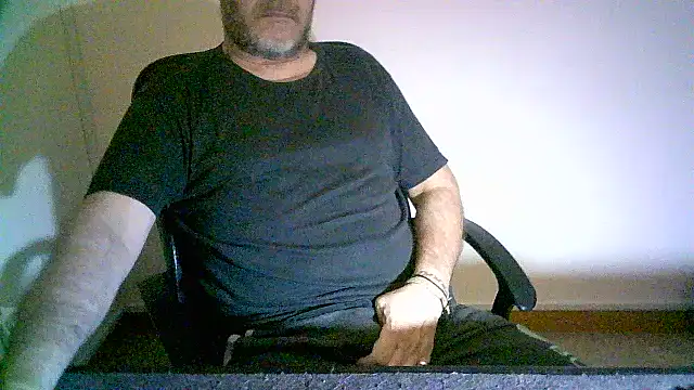 Snapshot of Greek_Passion chatting on 10-25-25, 04:57 Greek Passion online show from 10-25-25, 04:57