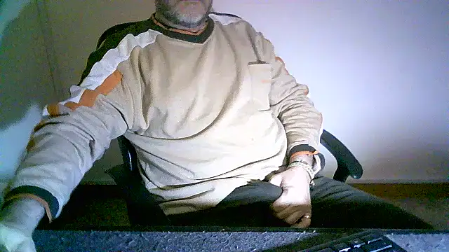 Snapshot of Greek_Passion chatting on 12-05-25, 06:26 Greek Passion online show from 12-05-25, 06:26