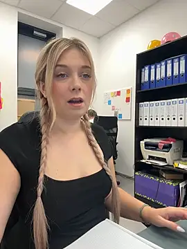 Snapshot of CherryAuroraa chatting on 12-05-24, 08:22 CherryAuroraa online show from 12-05-24, 08:22