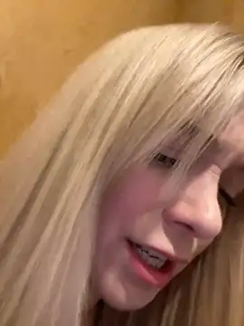 Snapshot of CherryAuroraa chatting on 12-09-24, 02:39 CherryAuroraa online show from 12-09-24, 02:39