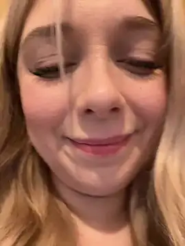 Snapshot of CherryAuroraa chatting on 12-19-24, 09:51 CherryAuroraa online show from 12-19-24, 09:51