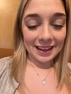 Snapshot of CherryAuroraa chatting on 01-17-25, 01:24 CherryAuroraa online show from 01-17-25, 01:24