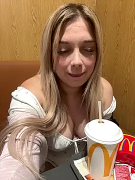 Snapshot of CherryAuroraa chatting on 12-13-25, 09:42 CherryAuroraa online show from 12-13-25, 09:42