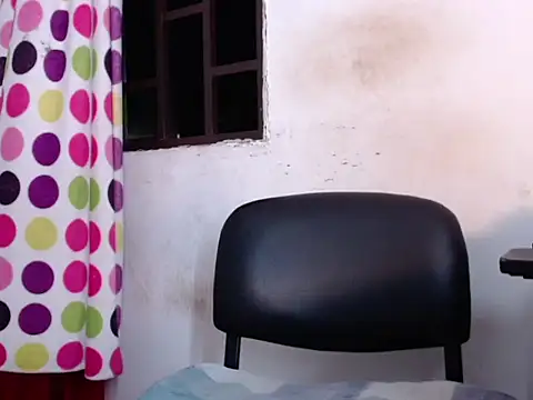 Snapshot of DirtixFantasy chatting on 02-11-26, 12:15 DirtixFantasy online show from 02-11-26, 12:15