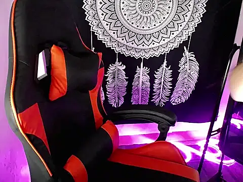 PirateEmpressBoaAico online show from 10-10-25, 08:46